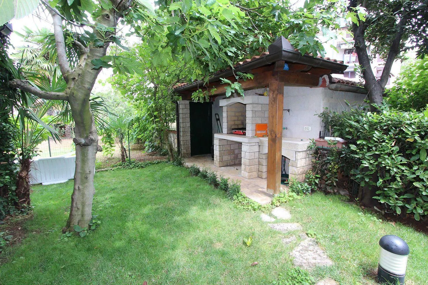 Beeindruckendes Apartment Nur 10 Gehminuten Zum Strand Von Rovinj Mit Grill